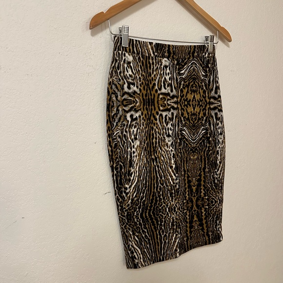Romeo & Juliet Couture Animal Print Pencil Skirt - Picture 6 of 9